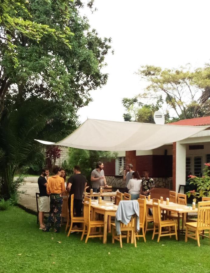 Colibri Taverne & Guest House Gisenyi Exteriör bild