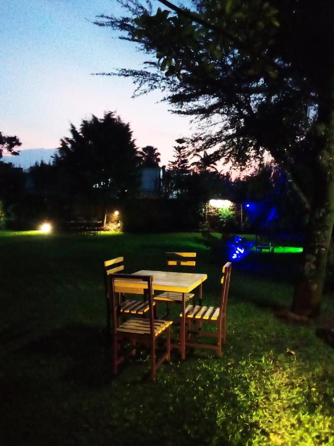 Colibri Taverne & Guest House Gisenyi Exteriör bild
