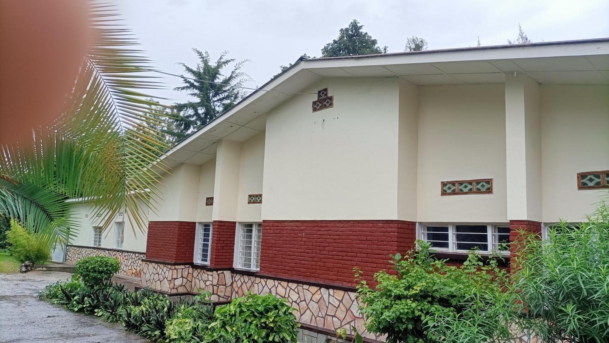 Colibri Taverne & Guest House Gisenyi Exteriör bild