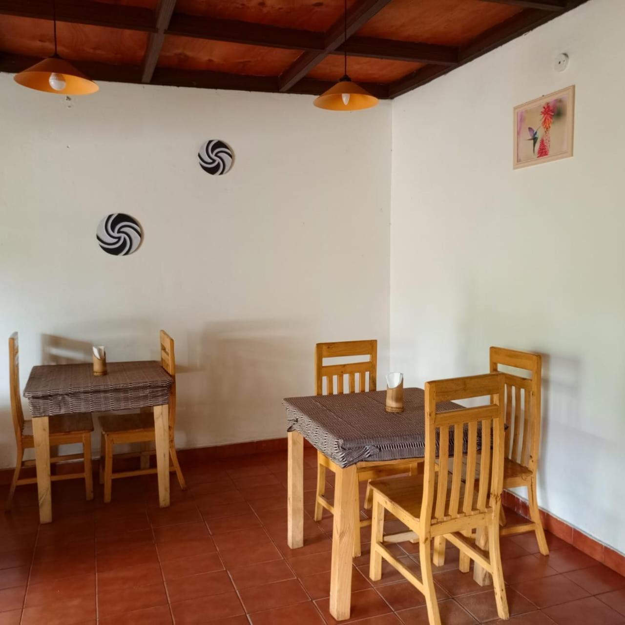 Colibri Taverne & Guest House Gisenyi Exteriör bild
