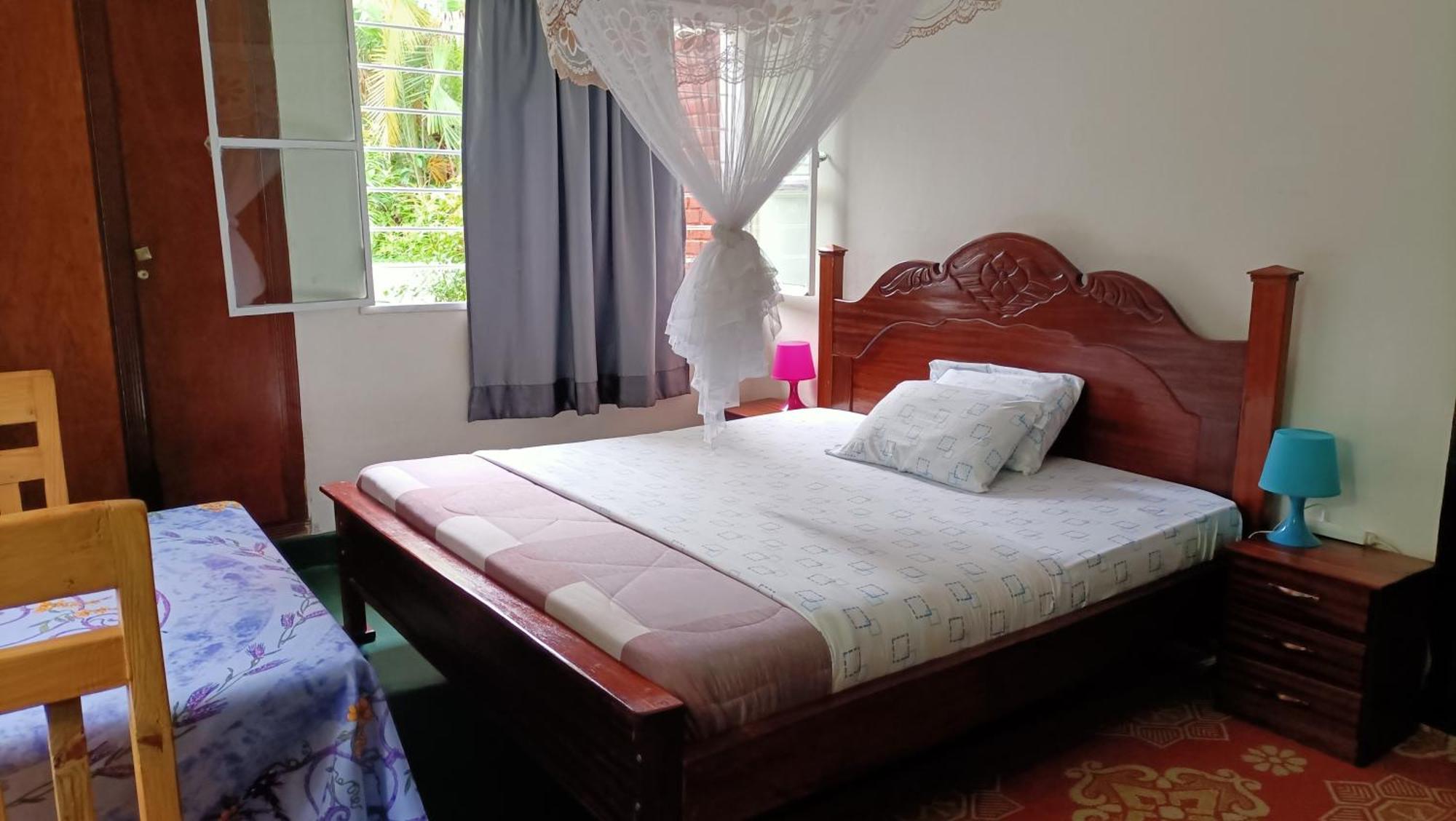 Colibri Taverne & Guest House Gisenyi Rum bild