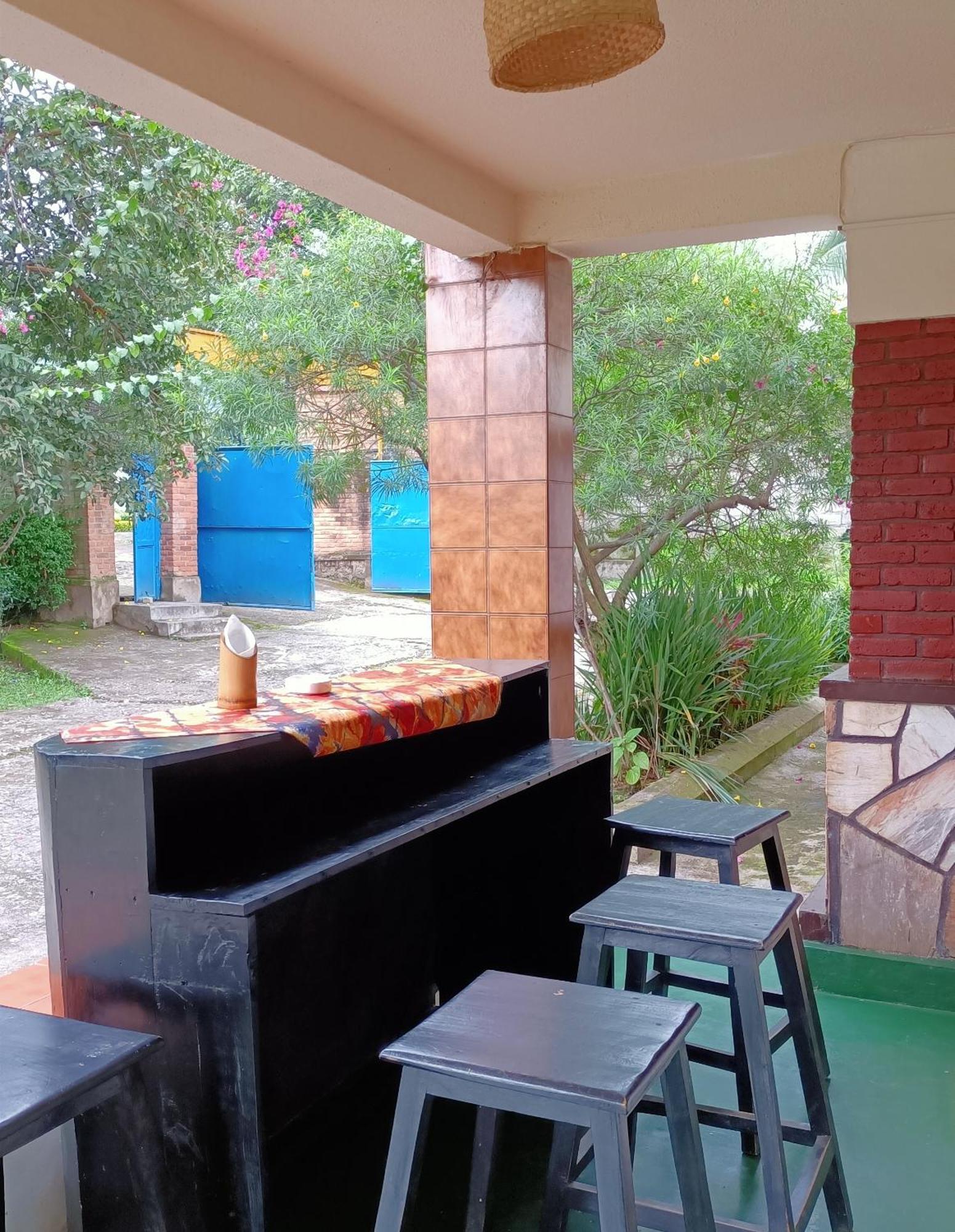 Colibri Taverne & Guest House Gisenyi Exteriör bild
